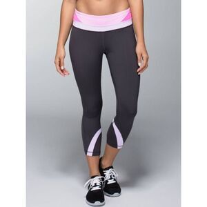 LULULEMON ATHLETICA Inspire Crop II Size 6